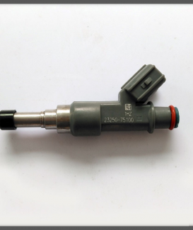 23250-75100 Fuel Injector 